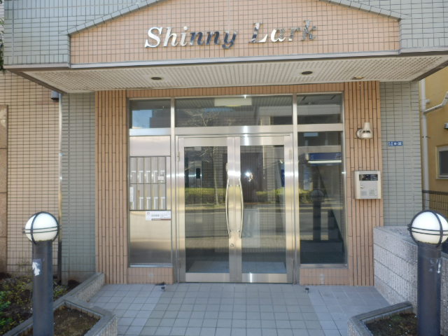 19/29 エントランス