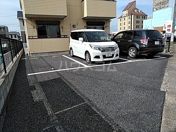 28/30 駐車場