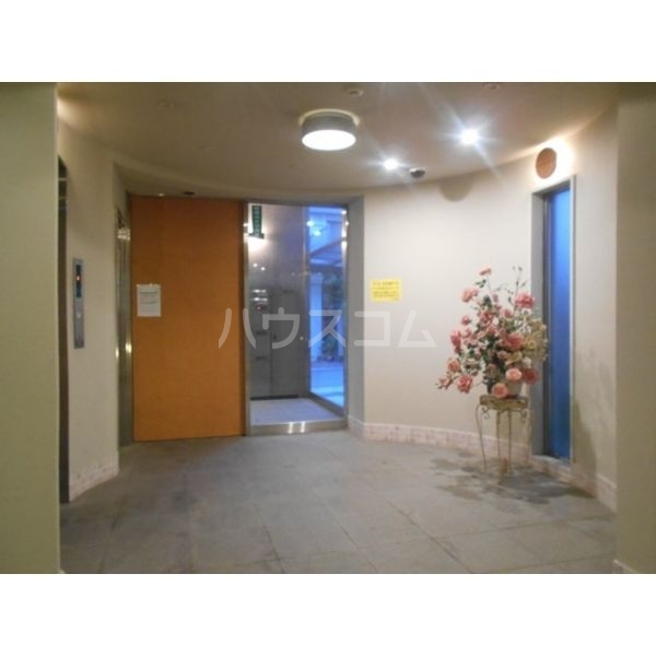 20/27 エントランス