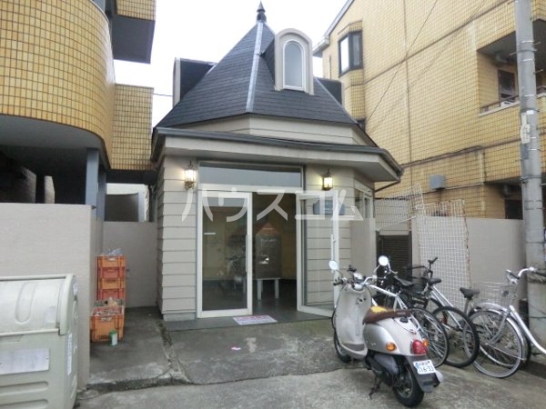 23/30 エントランス