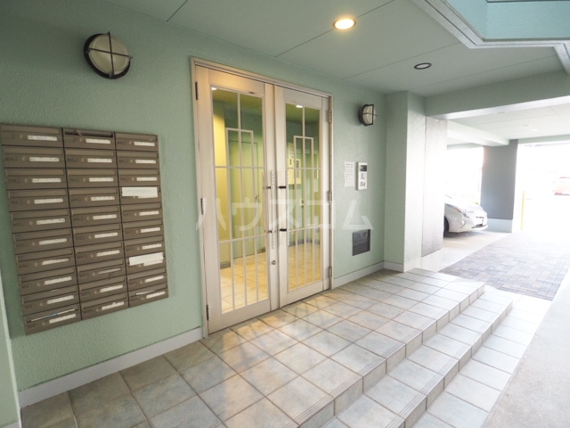 21/29 エントランス