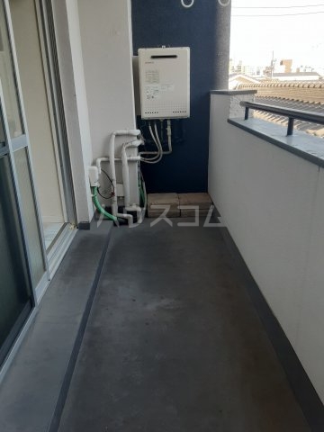 13/23 バルコニー