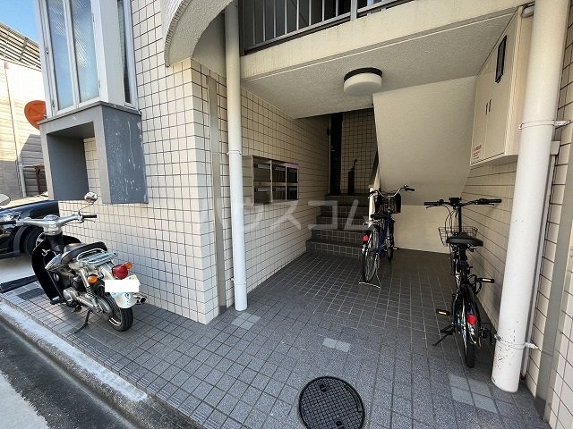 21/25 エントランス