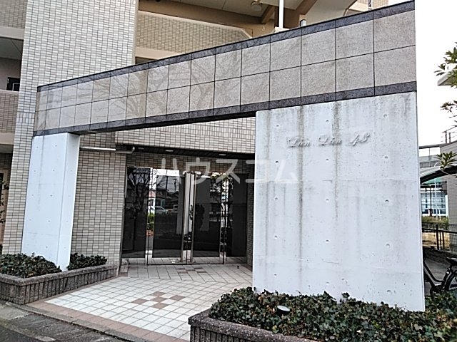 28/30 エントランス