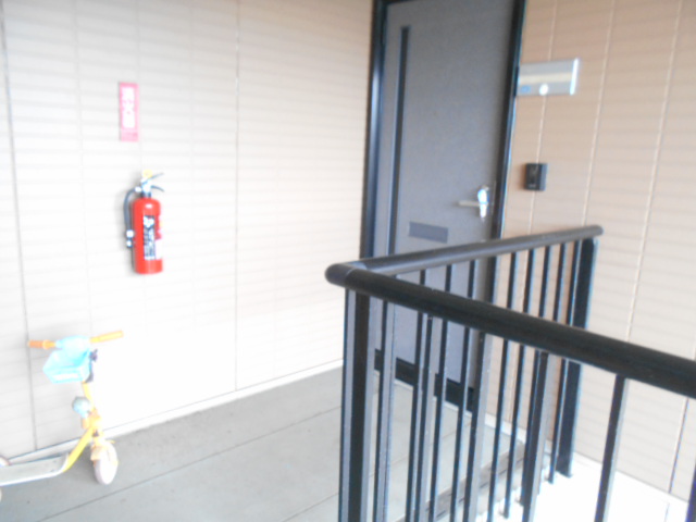 21/30 エントランス