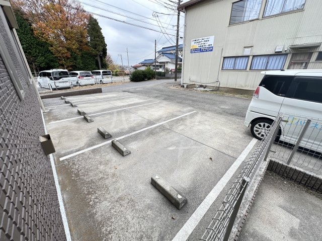 22/28 駐車場
