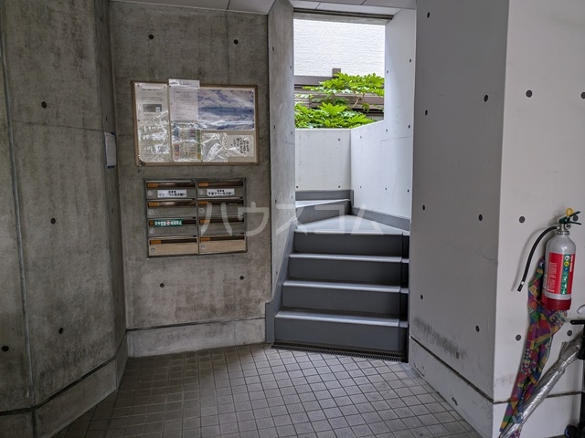 22/26 エントランス