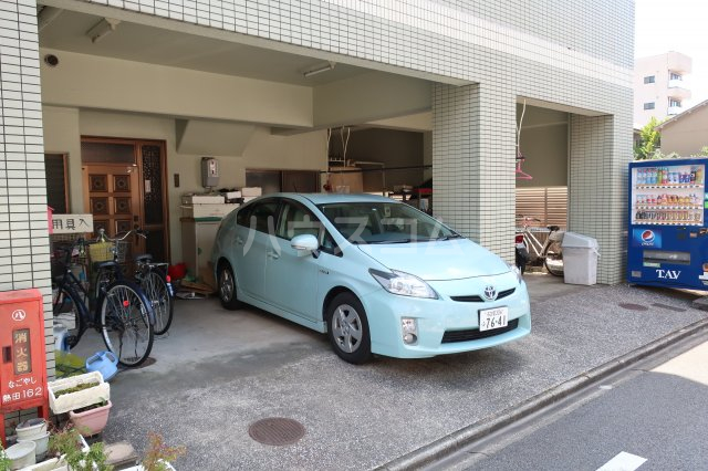 22/27 駐車場