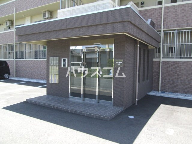 25/30 エントランス