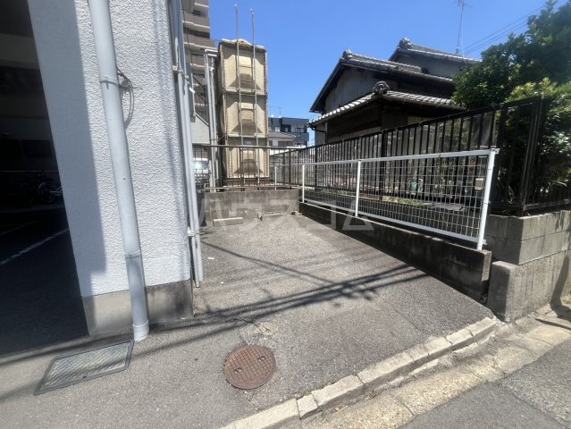 22/29 駐車場