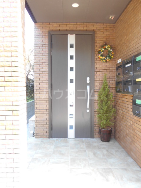 17/27 エントランス