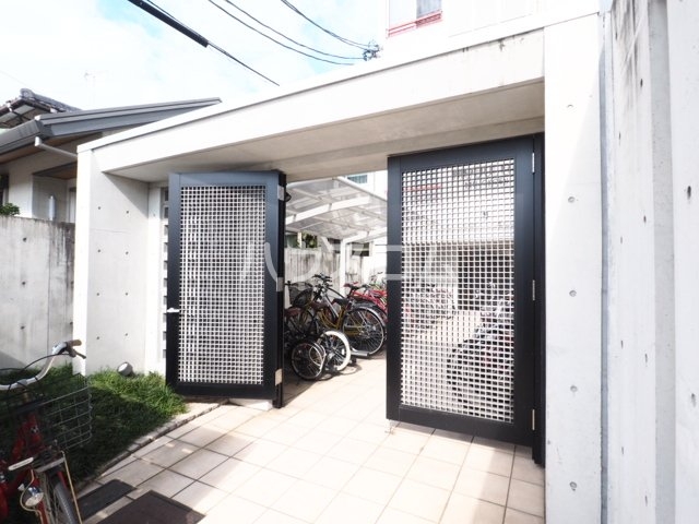 19/25 エントランス