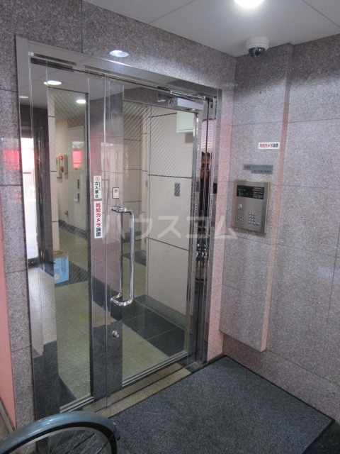 28/30 エントランス