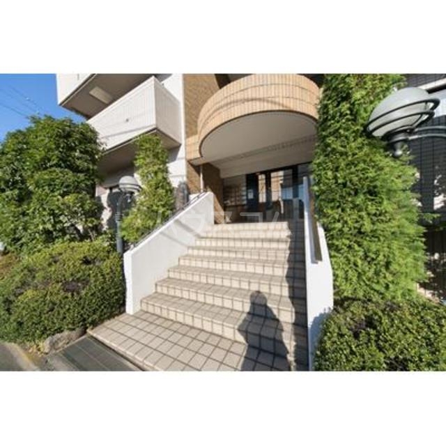 3/7 エントランス