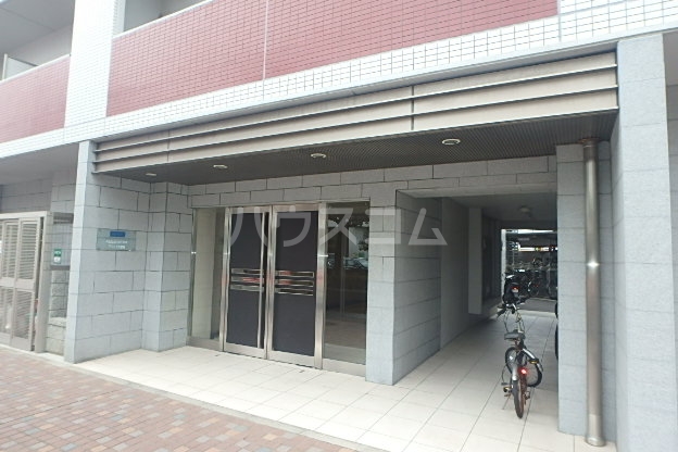 22/30 エントランス