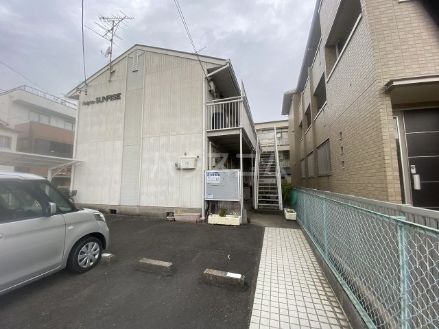 21/30 エントランス