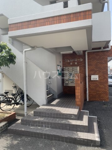 24/30 エントランス