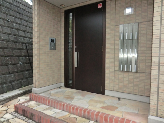 21/30 エントランス