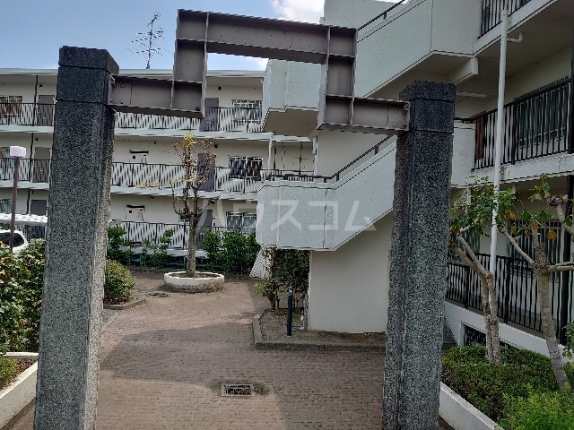 24/28 エントランス