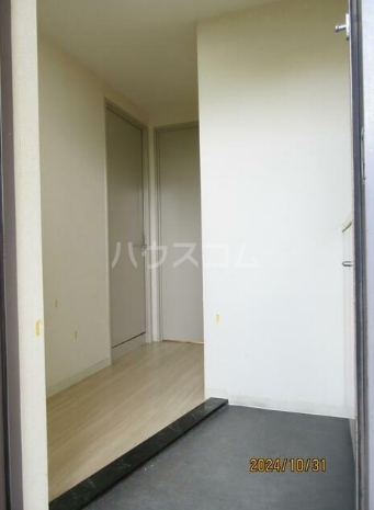 13/28 玄関
