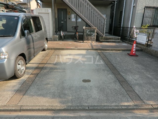 20/27 駐車場