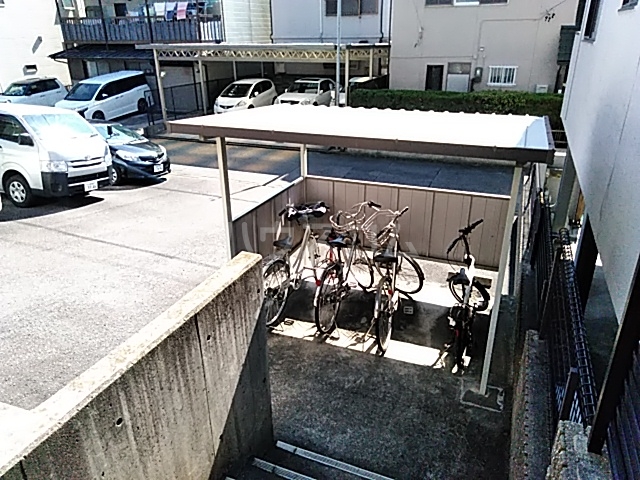 15/15 エントランス