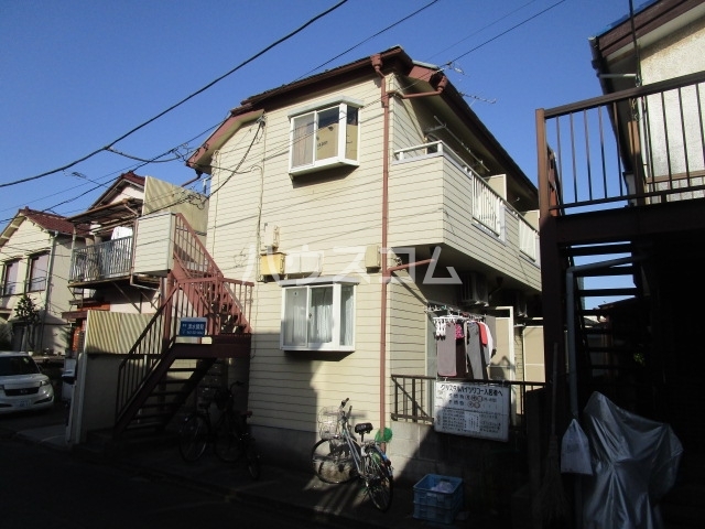 クリスタルハイツワコーの外観
