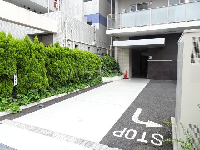 21/27 エントランス