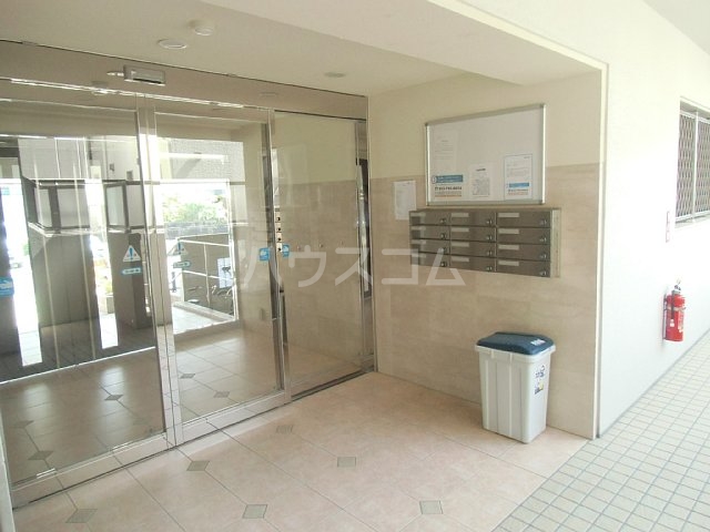 18/26 エントランス