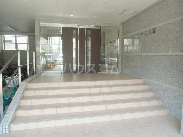 19/26 エントランス