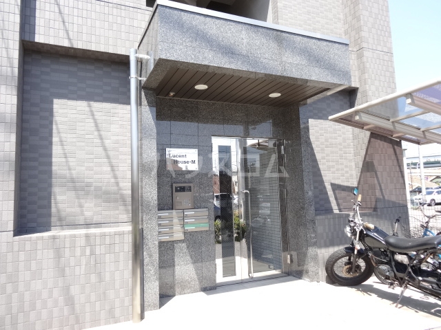 2/4 エントランス