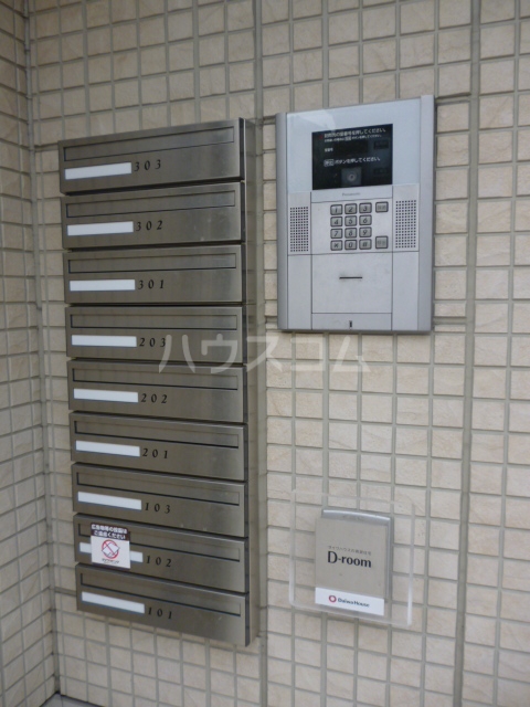 17/27 エントランス