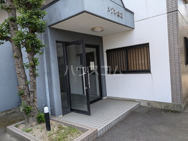 28/30 エントランス