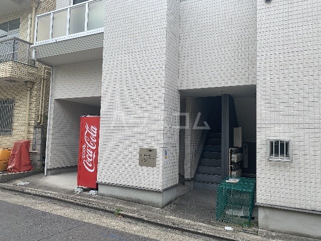 2/3 エントランス