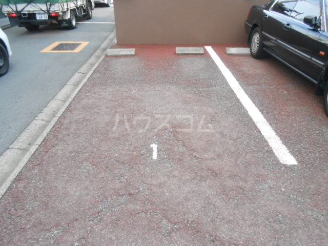 22/30 駐車場