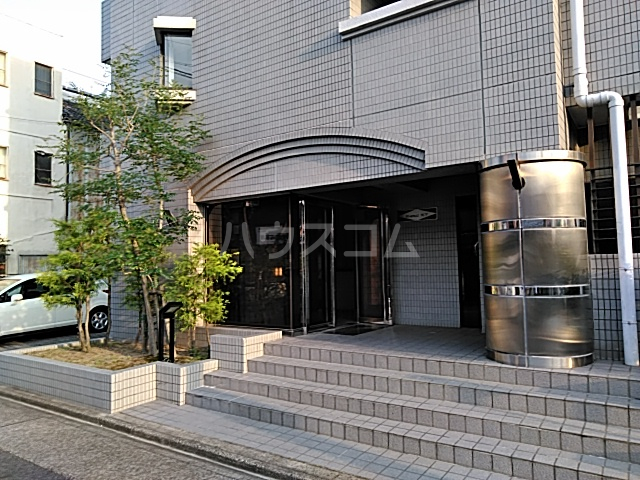 22/30 エントランス