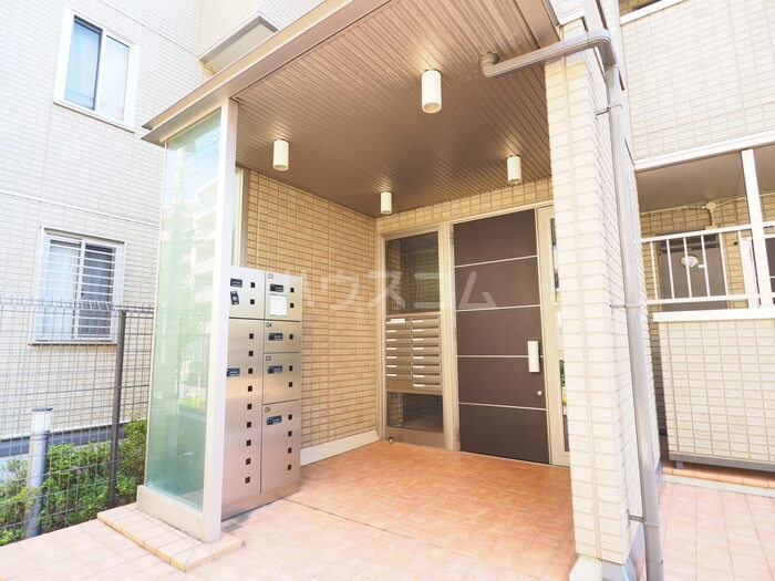 14/19 エントランス