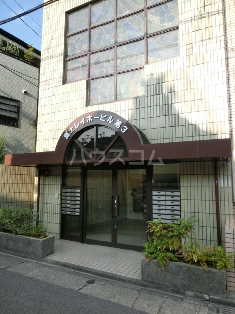 22/25 エントランス