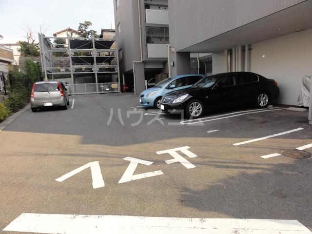 22/26 駐車場