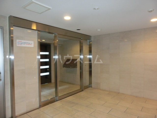 22/26 エントランス