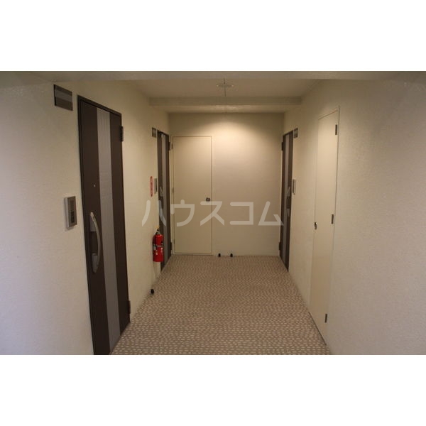 16/27 エントランス