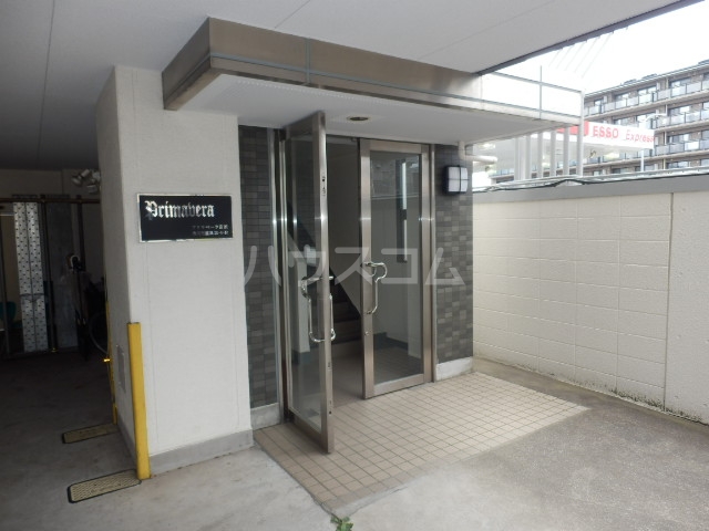 18/25 エントランス