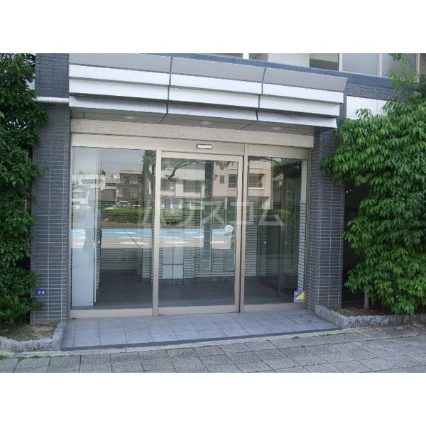 15/23 エントランス