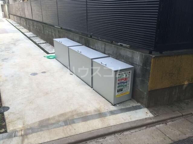 16/25 エントランス