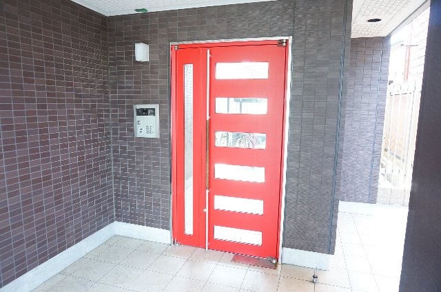 21/30 エントランス