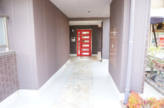 22/30 エントランス