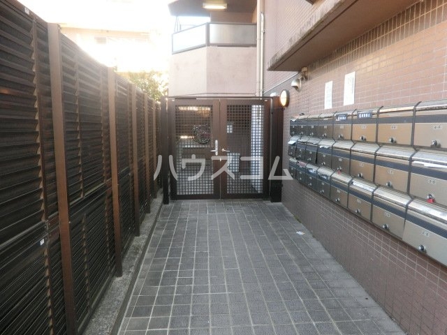 25/30 エントランス