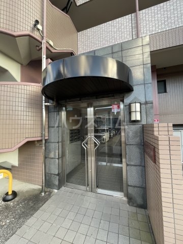 24/30 エントランス