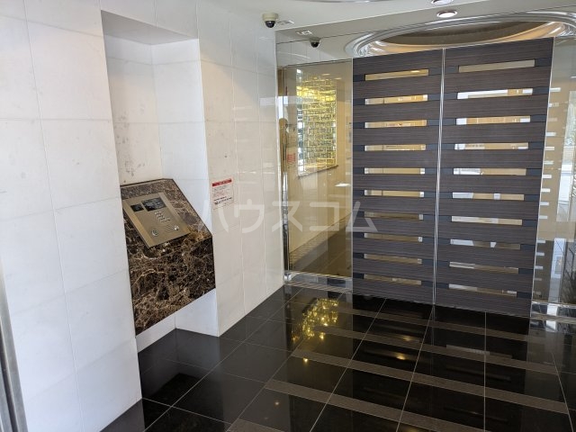 22/30 エントランス