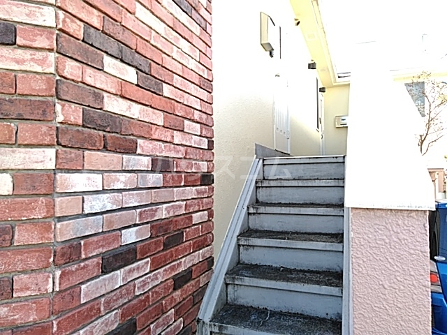 27/30 エントランス